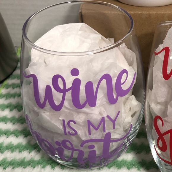2- New-WINE GLASS***WINE IS MY SPIRIT ANIMAL
Handmade - Picture 2 of 4